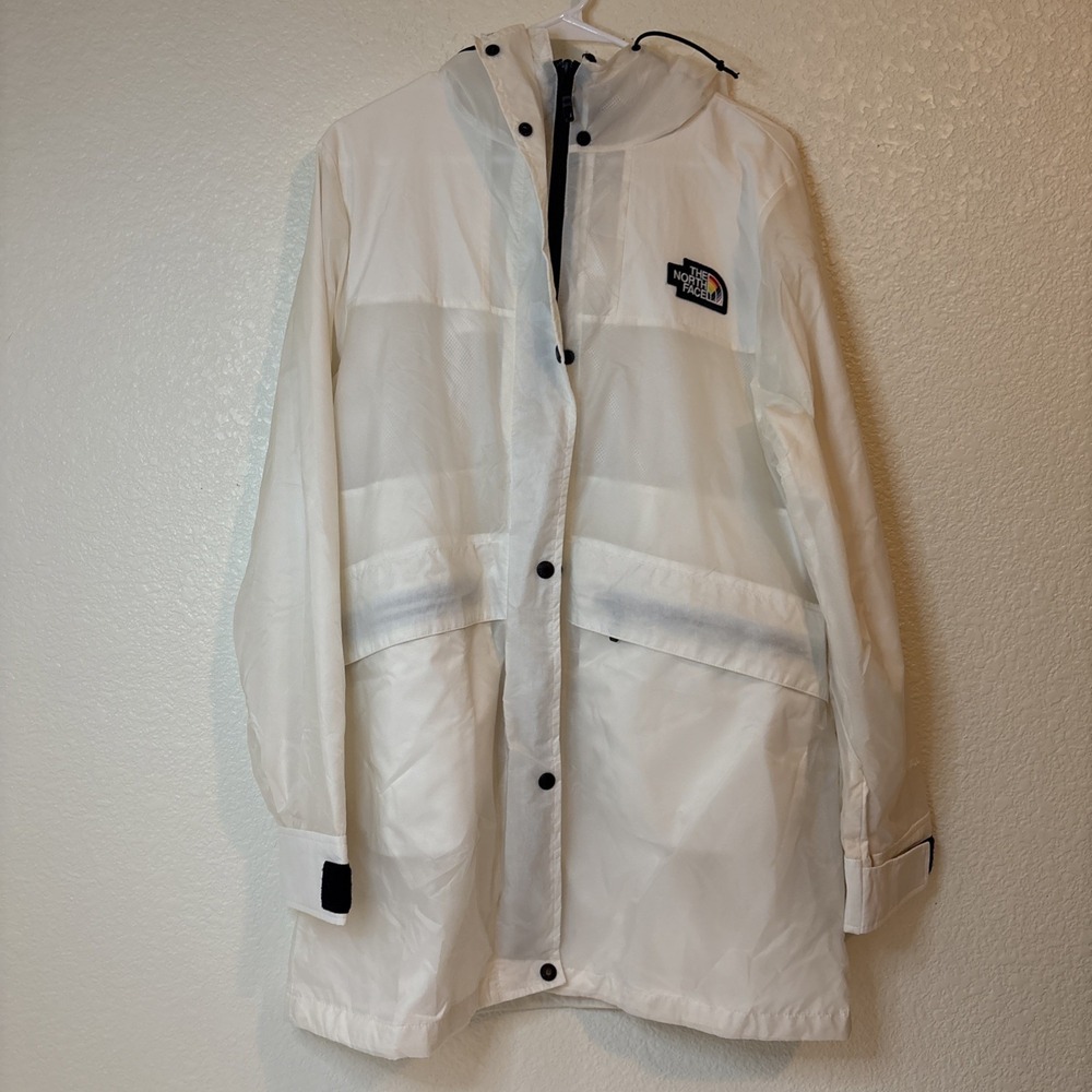 North Face Women's Outline Jacket Gardenia White‎ Pride Rainbow Windwall